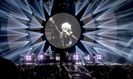 TOURNÉE INDOCHINE, ROBE ET STARWAY À L’HONNEUR