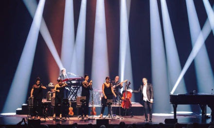 UN SHOW LUMIÈRE POUR JULIEN CLERC