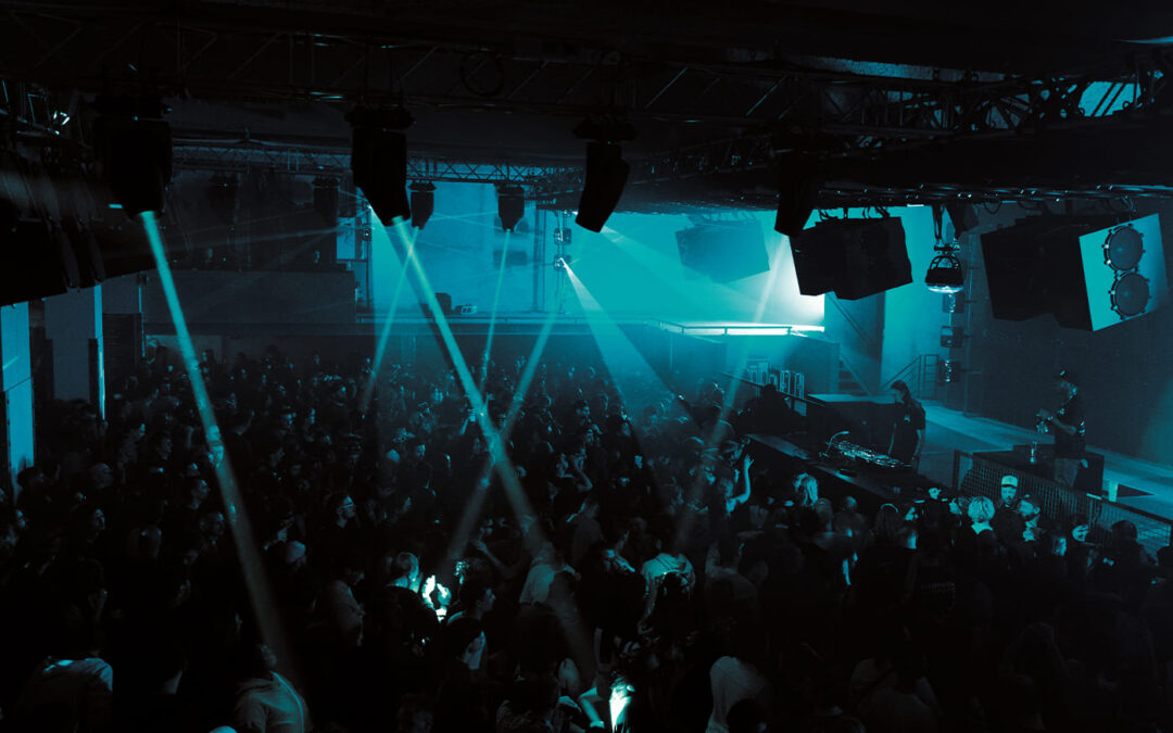 Mia Mao, Paris 19e, Le club au son XXL
