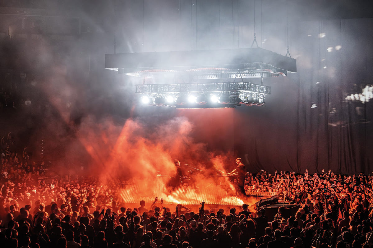 50 SONO MAGAZINE NEWS ChauvetProfessional NineInchNails 50 SONO MAGAZINE NEWS ChauvetProfessional NineInchNails