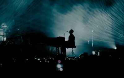 Tom Odell éclairé en Chauvet